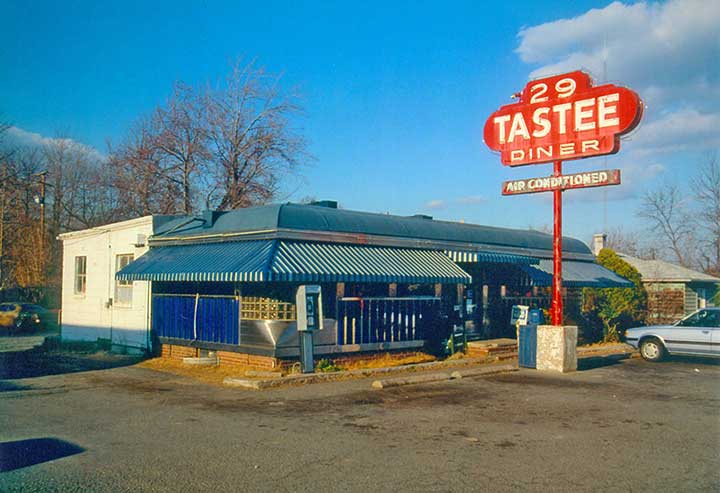 Profile in Pictures: Larry Cultrera - Diner Documentarian | The ...