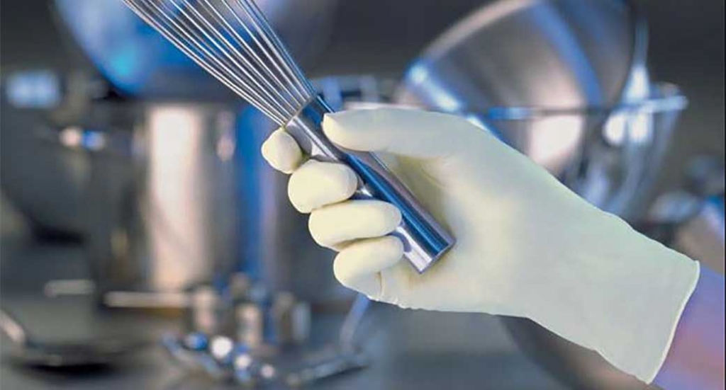 Best practices for glove use in restaurants