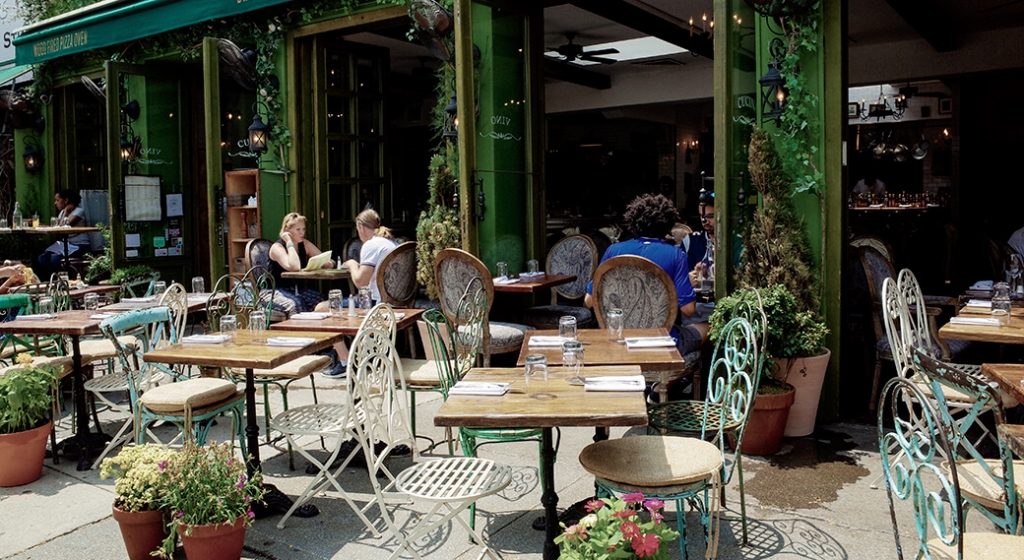 Commercial shop outdoor dining