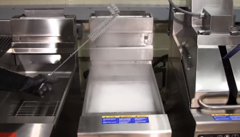 How to Clean a Commercial Deep Fryer, Fryer Cleaning Directions