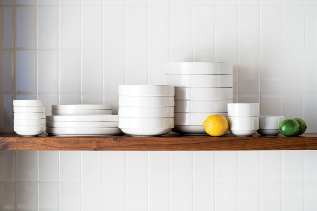 Stackable Porcelana plates by Libbey.