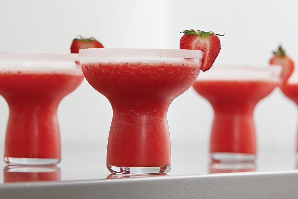 Symbio Margarita Glass by Libbey The Symbio Margarita Glass by Libbey has a soft, playful silhouette and unique stemless design.