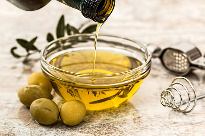The flavor of high-quality olive oil is directly related to its antioxidant content. This makes extra-virgin olive oil a superfood and the best choice.
