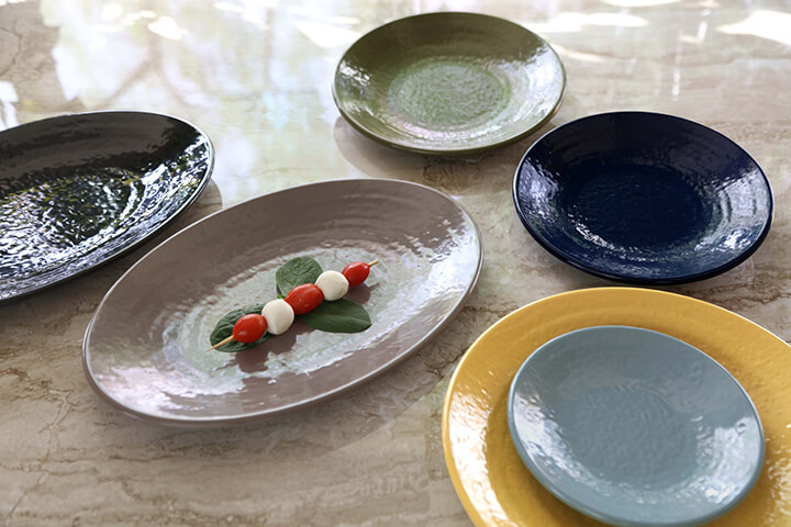 Pebble Creek Commercial Dinnerware by EGS. Pebble Creek by EGS features a hammered texture mixed with a coupe design to elevate your display potential with its unmatched sophistication.