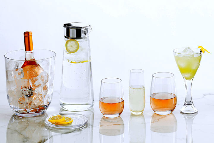 The Parker Collection by American Metalcraft is a line of unbreakable beverageware that resembles crystal, perfect for outdoor dining.