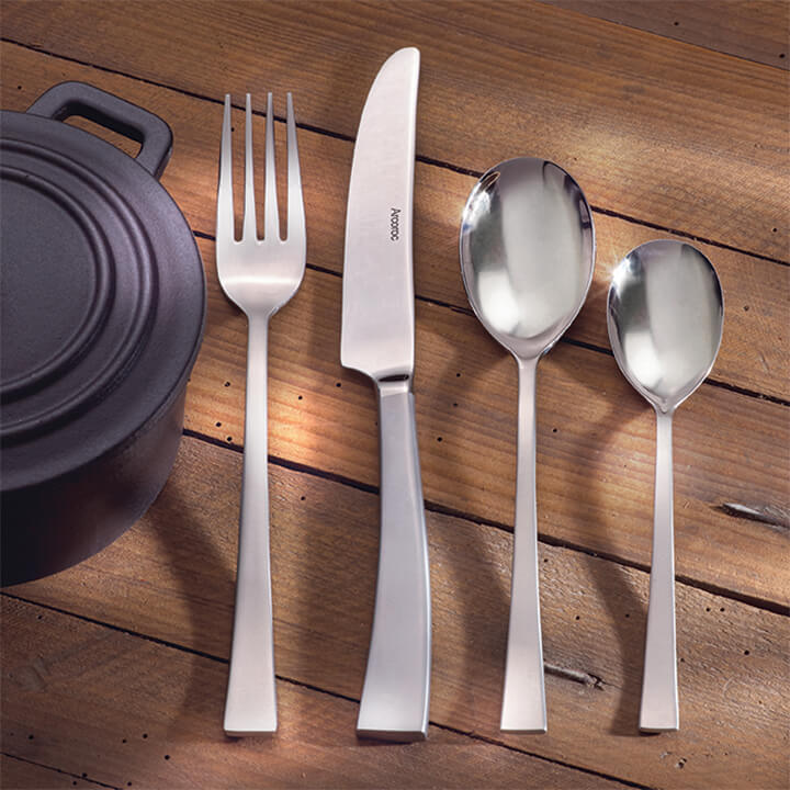 Latham Sand by Arc Cardinal features a sand blasted commercial flatware finish.