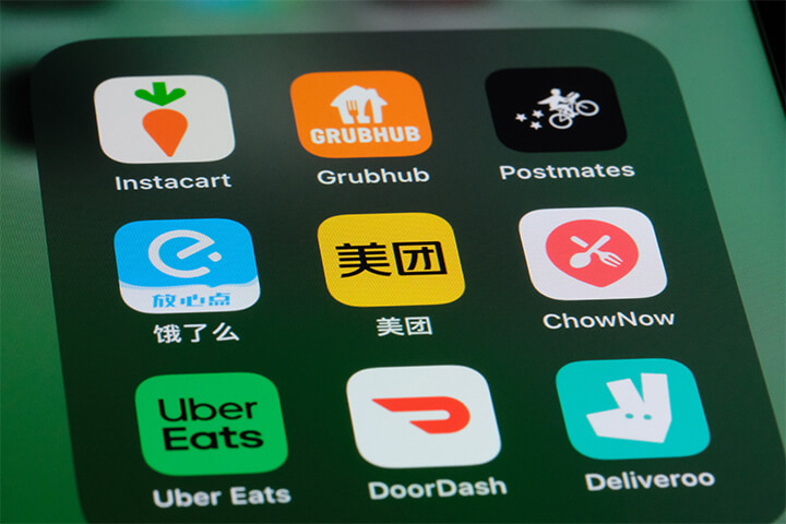 According to Bloomberg, online restaurant ordering now accounts for about 40% of total restaurant sales.