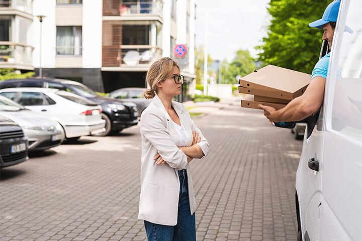 Karen is very upset about the tardiness and inconvenience of her pizza delivery order and demands service via drone.