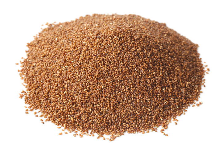 A pile of tiny teff.