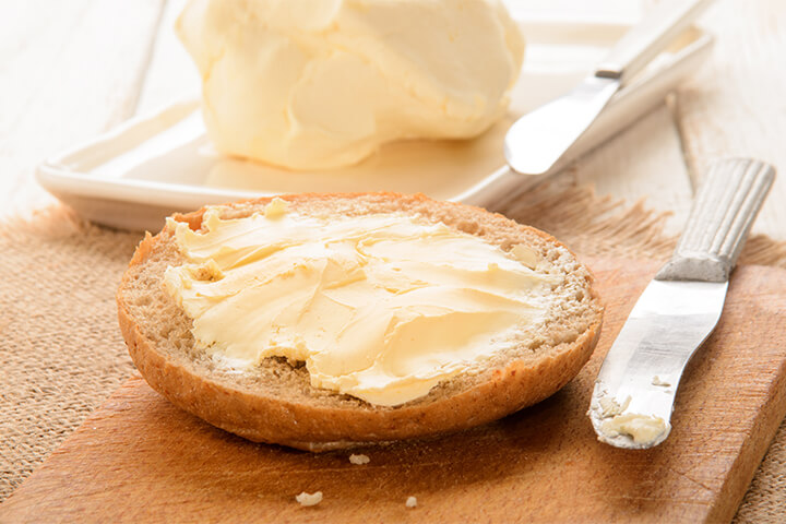 A butter knife flexes its skills.
