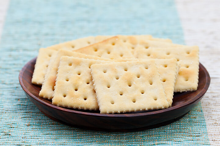 Plain crackers are one of the best palate cleansers.