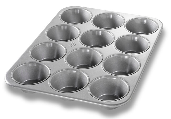 12-Cavity Pecan Roll / Large Muffin Pan by Chicago Metallic