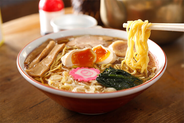A bowl of ramen.
