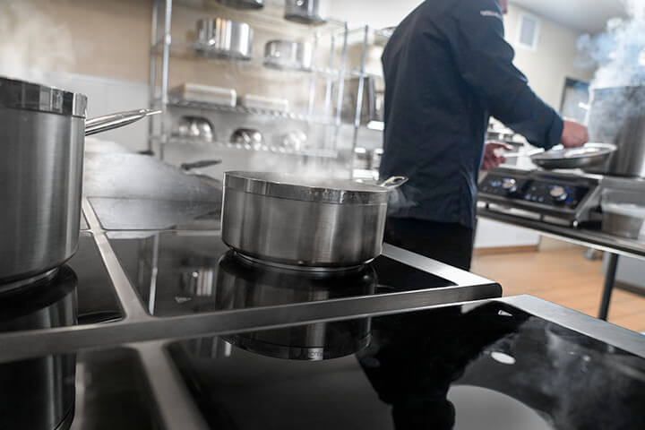 A boiling pot of water. InductIQ™ makes bringing water to a boil up to 28% faster, taking induction cooking to a new level of ease and efficiency.