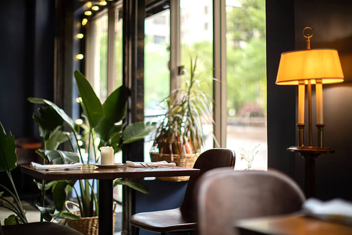 il seme dining room.